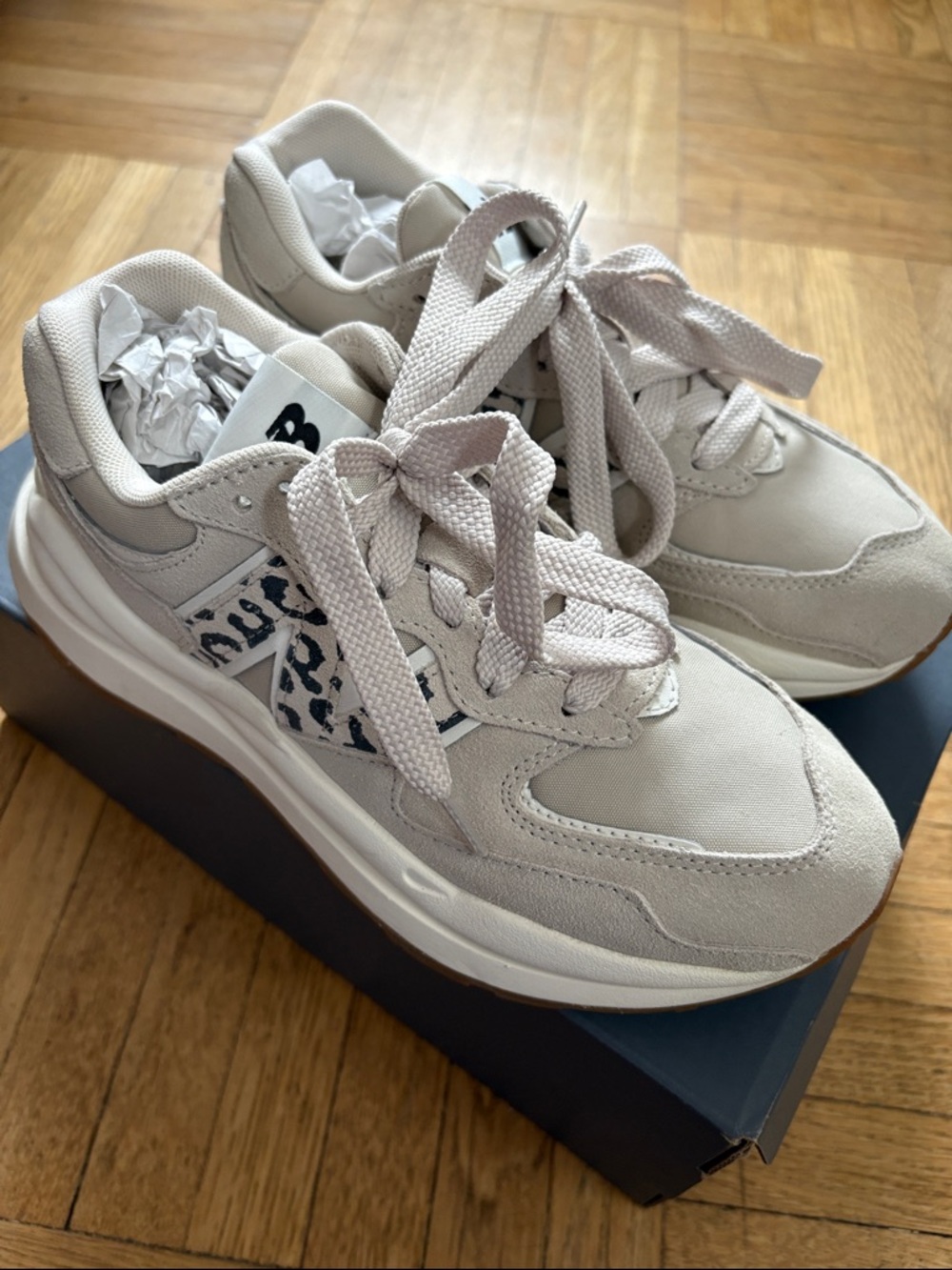 New Balance Light Gray Chunky Sneakers with Leopard Accent brand new 7.5